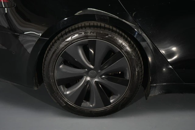 2022 Tesla Model S - Image 19 of 21