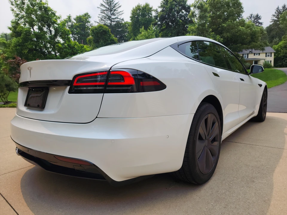 2022 Tesla Model S - Image 12 of 31