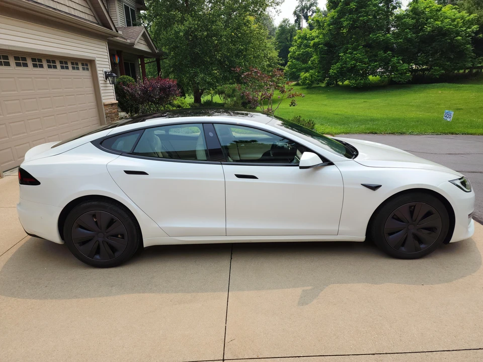 2022 Tesla Model S - Image 14 of 31