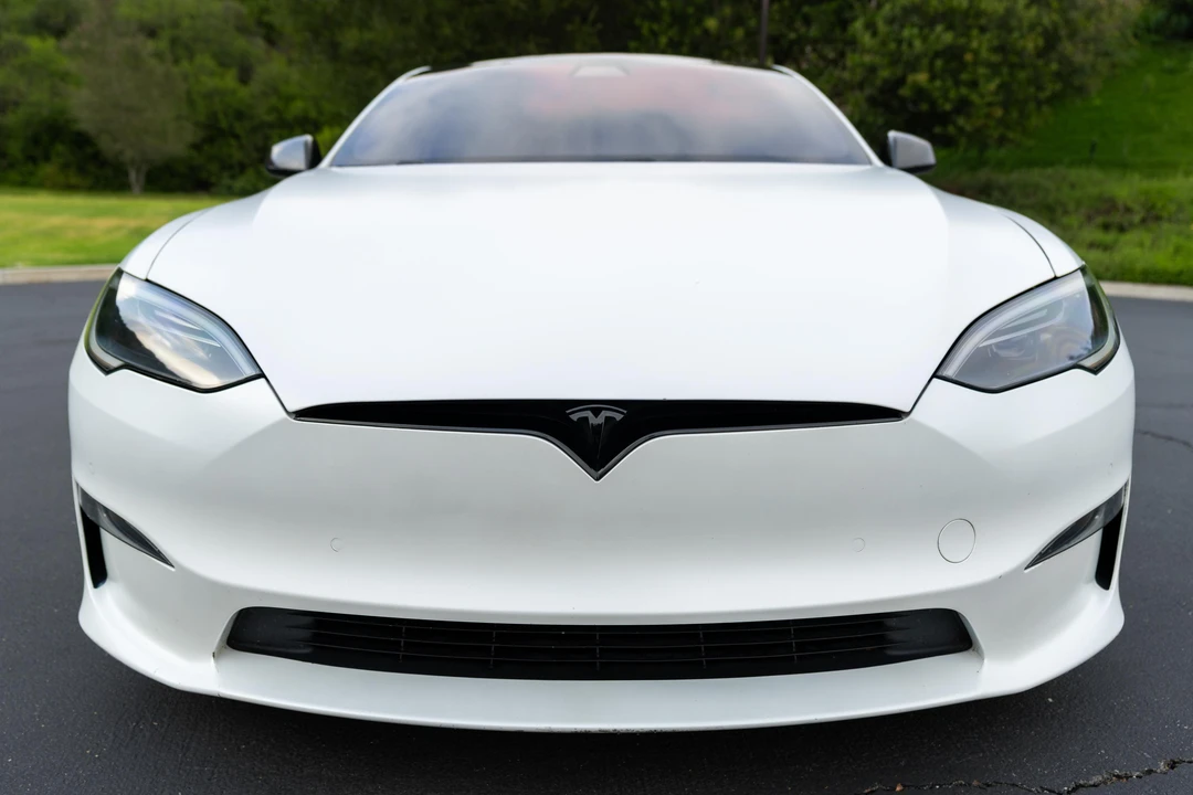 2022 Tesla Model S - Image 2 of 31