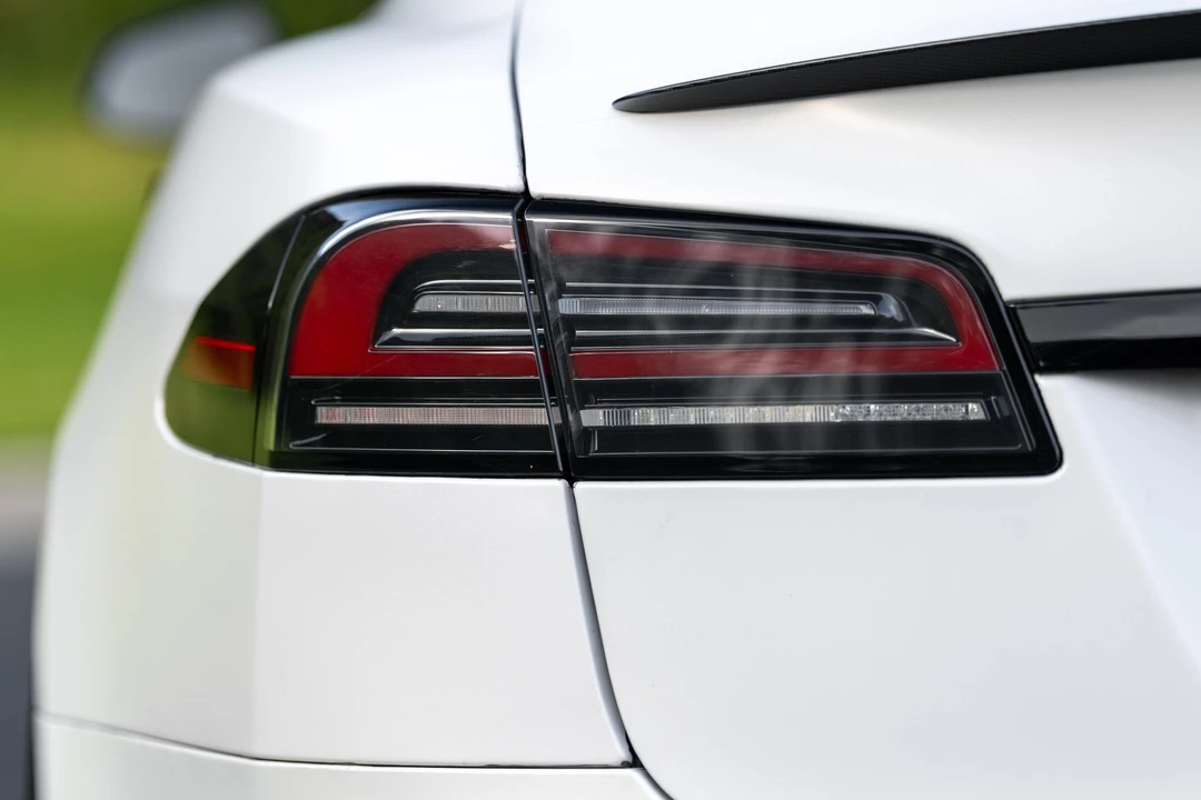 2022 Tesla Model S - Image 12 of 31
