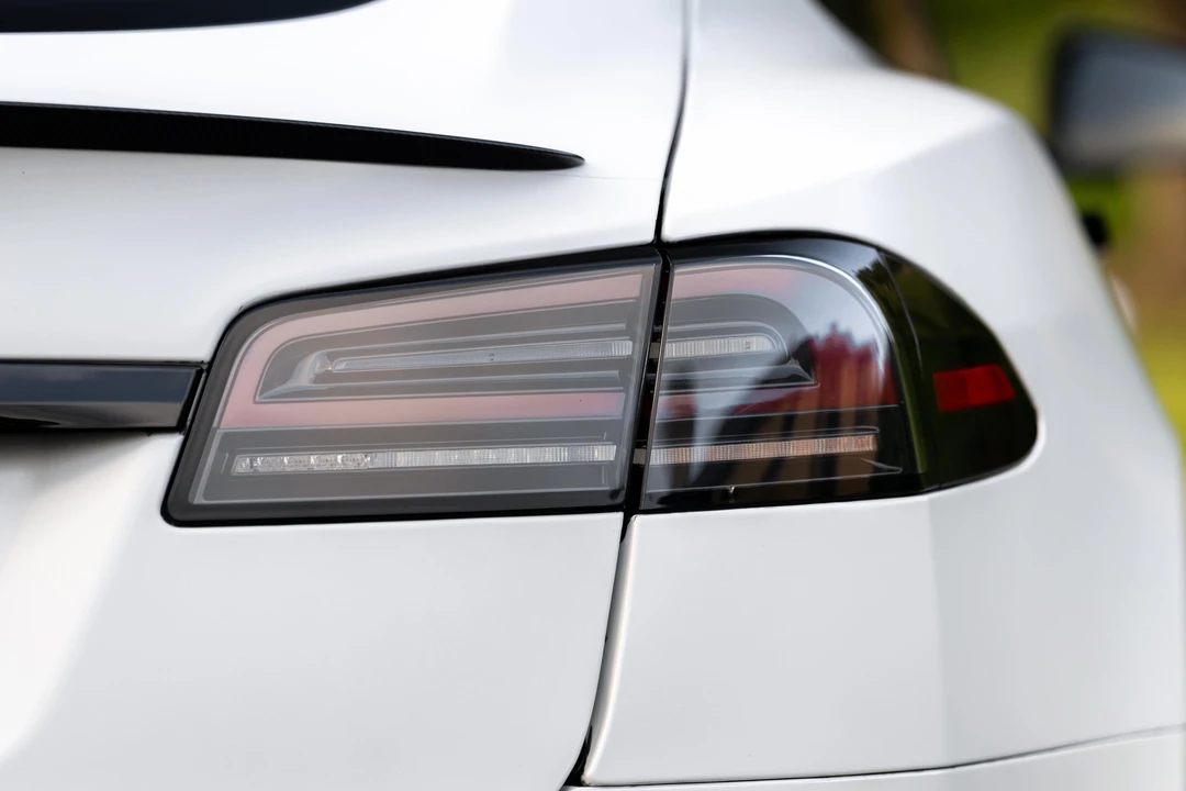 2022 Tesla Model S - Image 13 of 31