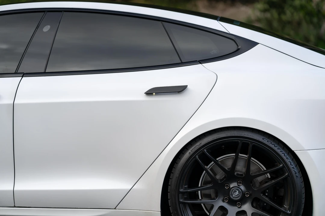 2022 Tesla Model S - Image 18 of 31