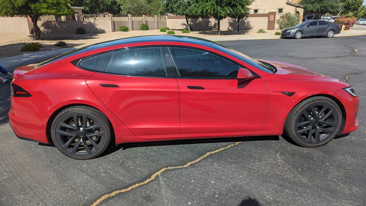 2022 Tesla Model S - Image 20 of 31