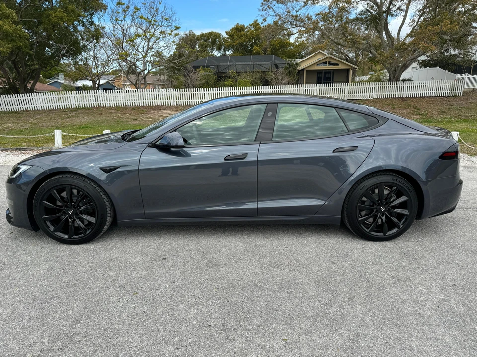 2022 Tesla Model S - Image 11 of 31