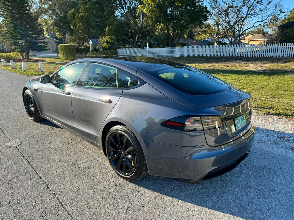 2022 Tesla Model S - Image 12 of 31