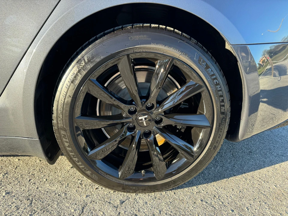 2022 Tesla Model S - Image 28 of 31