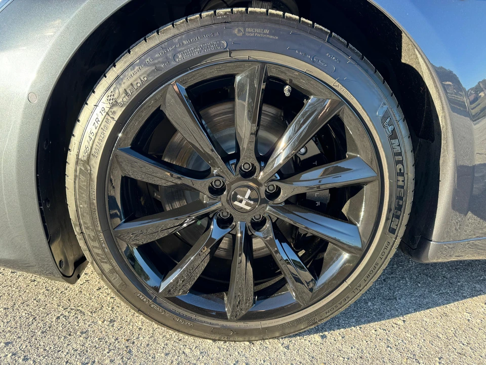 2022 Tesla Model S - Image 27 of 31