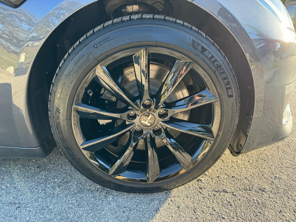 2022 Tesla Model S - Image 30 of 31