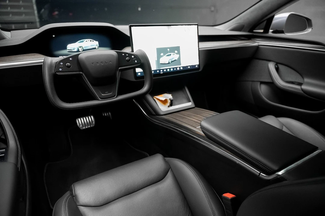 2022 Tesla Model S - Image 2 of 21