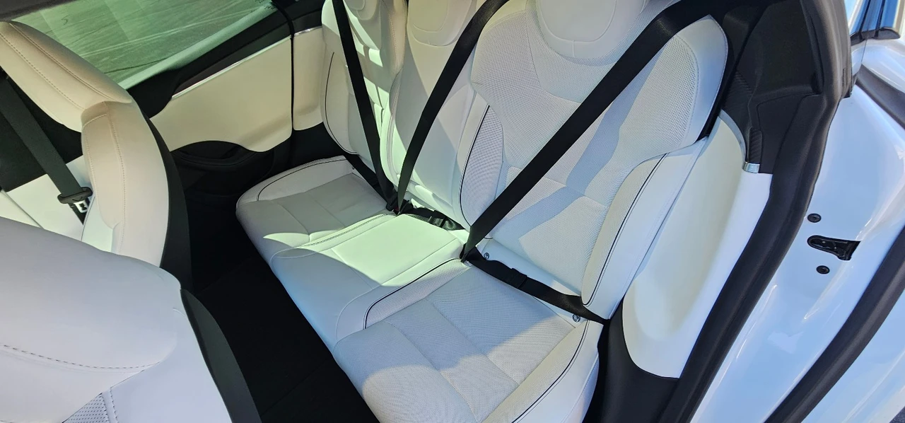 2022 Tesla Model S - Image 2 of 21