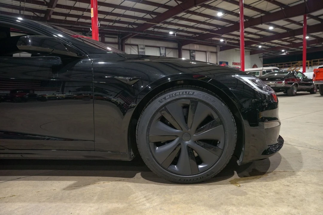 2022 Tesla Model S - Image 11 of 21