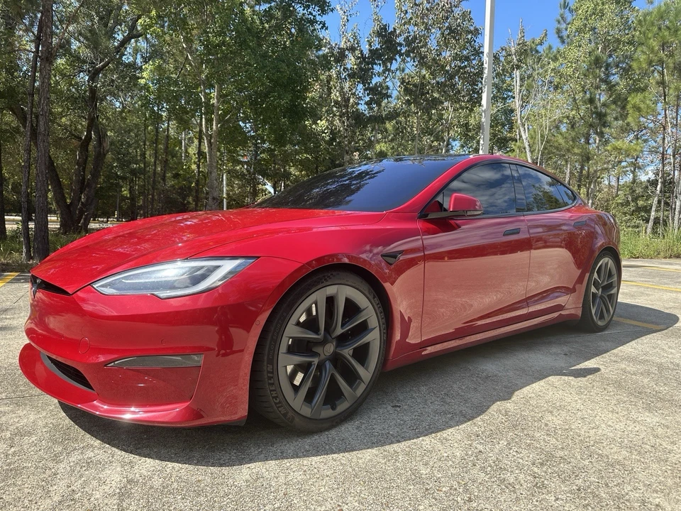 2022 Tesla Model S - Image 2 of 10