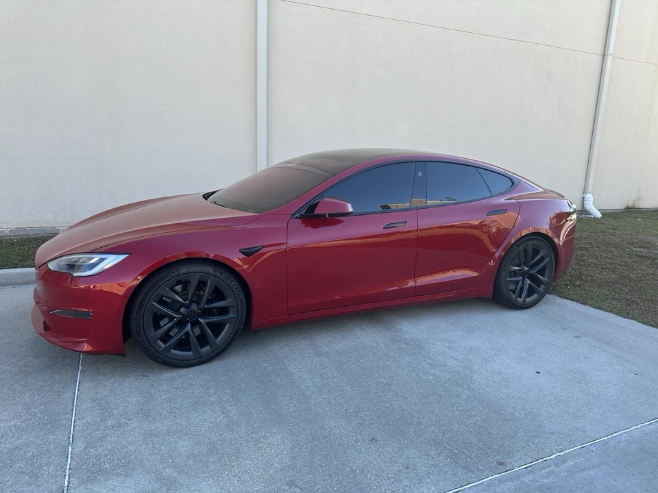 2022 Tesla Model S - Image 9 of 10