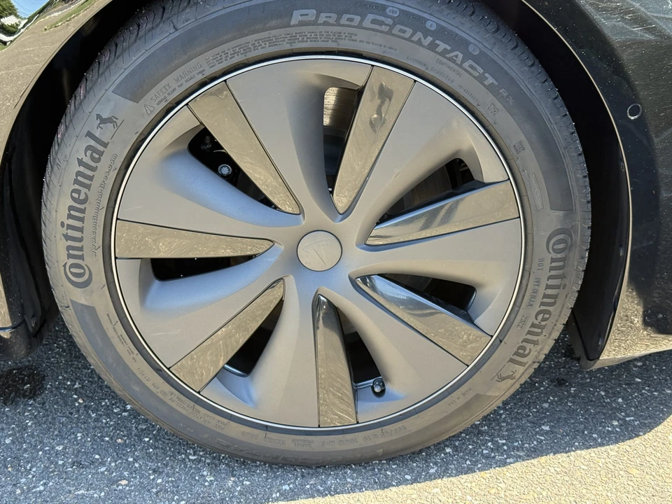 2022 Tesla Model S - Image 29 of 31