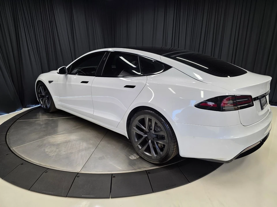 2022 Tesla Model S - Image 10 of 21