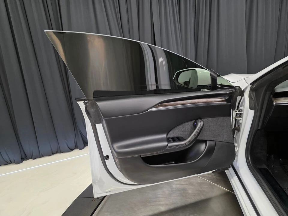 2022 Tesla Model S - Image 15 of 21