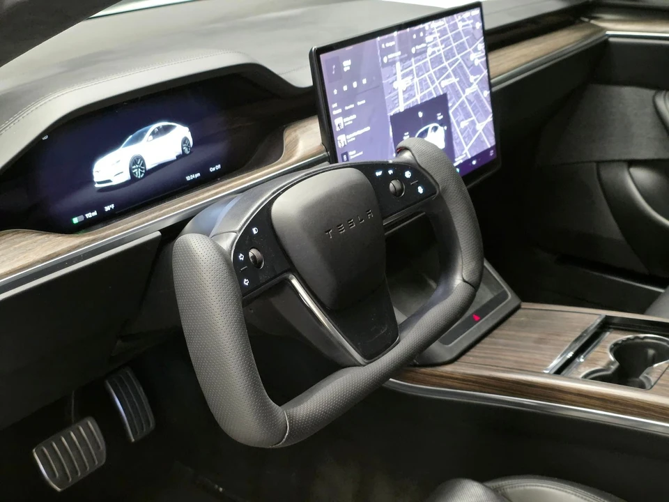 2022 Tesla Model S - Image 17 of 21