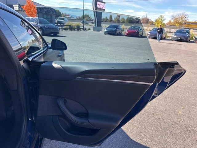 2022 Tesla Model S - Image 18 of 21