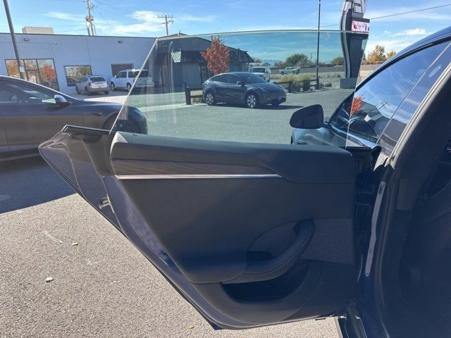 2022 Tesla Model S - Image 14 of 21