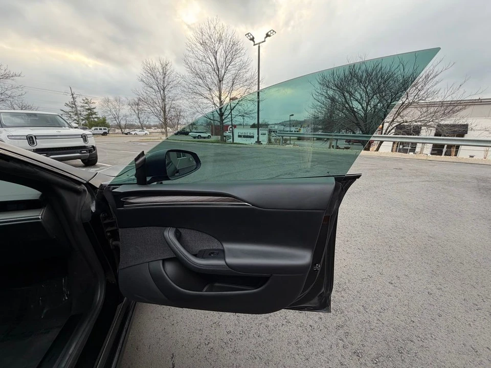 2022 Tesla Model S - Image 12 of 17