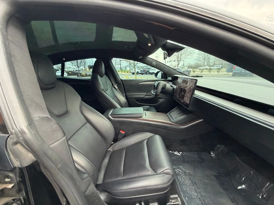 2022 Tesla Model S - Image 13 of 17