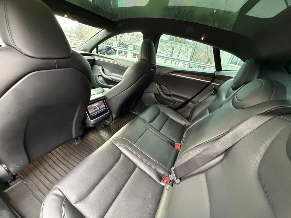 2022 Tesla Model S - Image 11 of 17