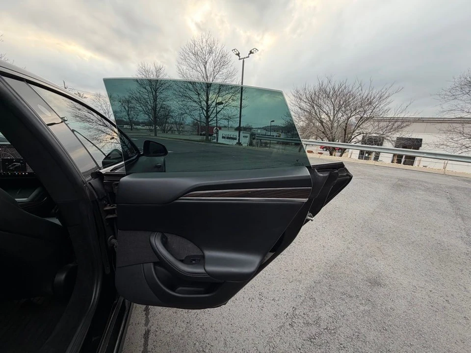 2022 Tesla Model S - Image 15 of 17