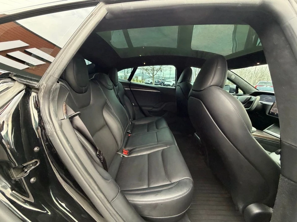 2022 Tesla Model S - Image 16 of 17