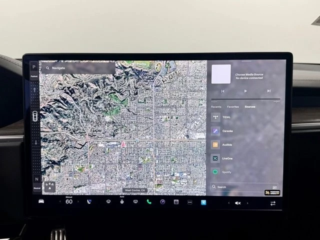 2022 Tesla Model S - Image 29 of 31