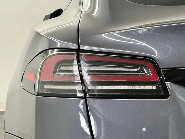 2022 Tesla Model S - Image 11 of 31