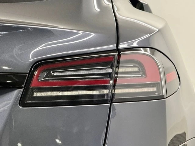 2022 Tesla Model S - Image 12 of 31