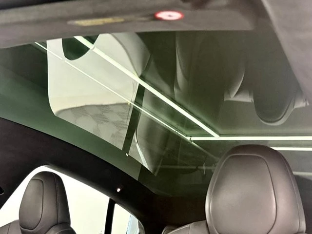 2022 Tesla Model S - Image 24 of 31