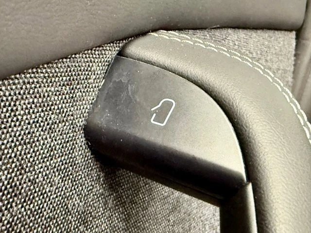 2022 Tesla Model S - Image 19 of 31