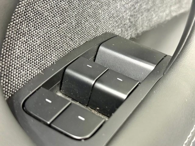 2022 Tesla Model S - Image 18 of 31