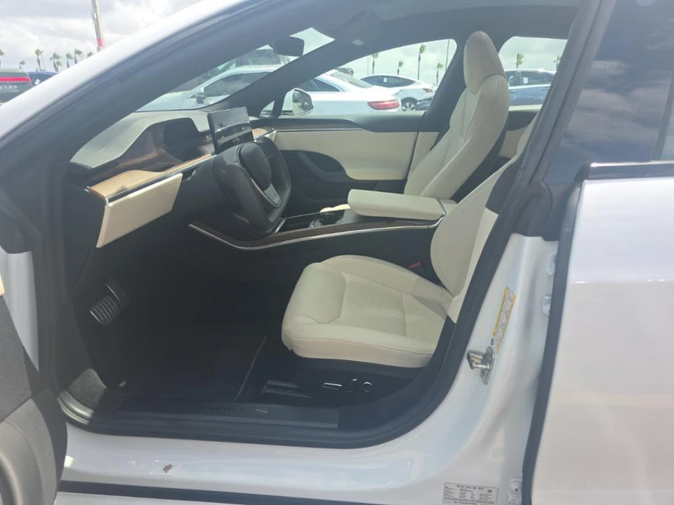 2022 Tesla Model S - Image 4 of 10