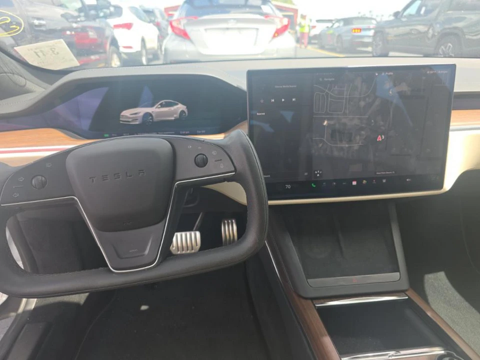 2022 Tesla Model S - Image 5 of 10