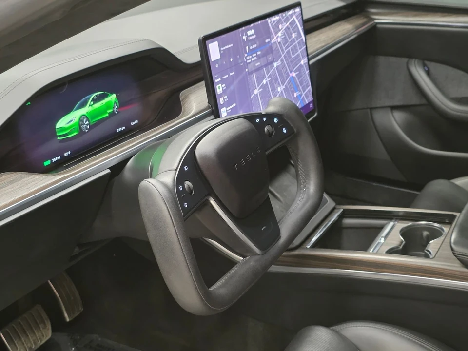 2022 Tesla Model S - Image 16 of 21