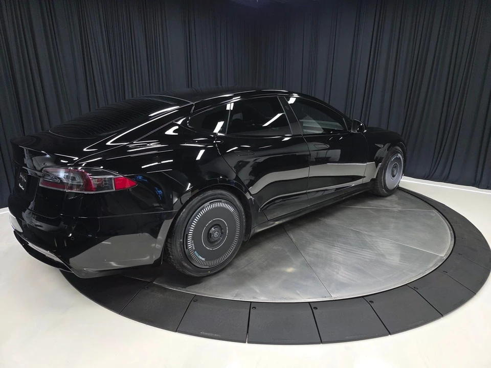 2022 Tesla Model S - Image 12 of 21