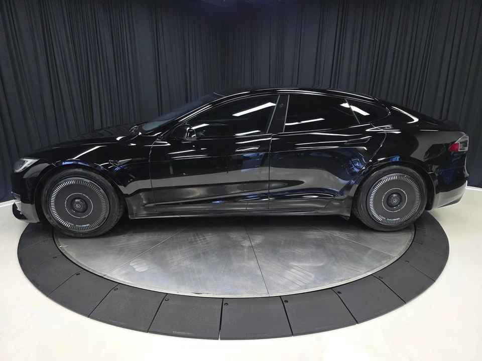 2022 Tesla Model S - Image 9 of 21
