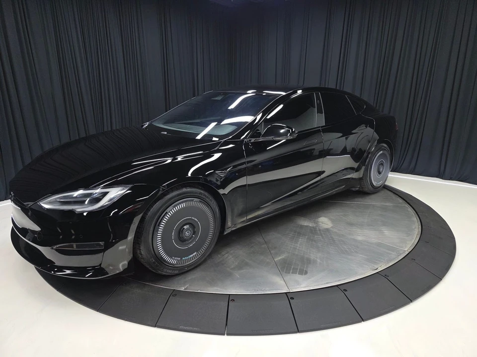 2022 Tesla Model S - Image 8 of 12