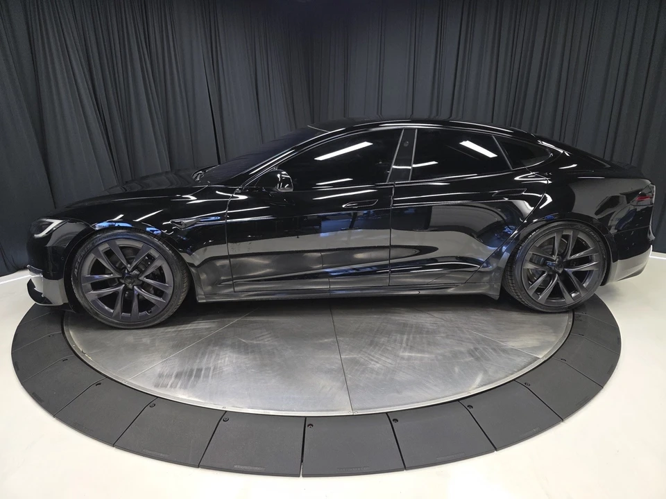 2022 Tesla Model S - Image 9 of 12