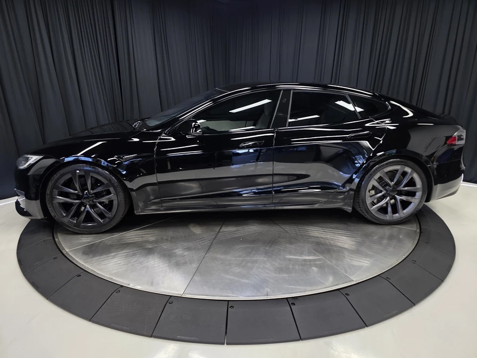 2022 Tesla Model S - Image 9 of 12