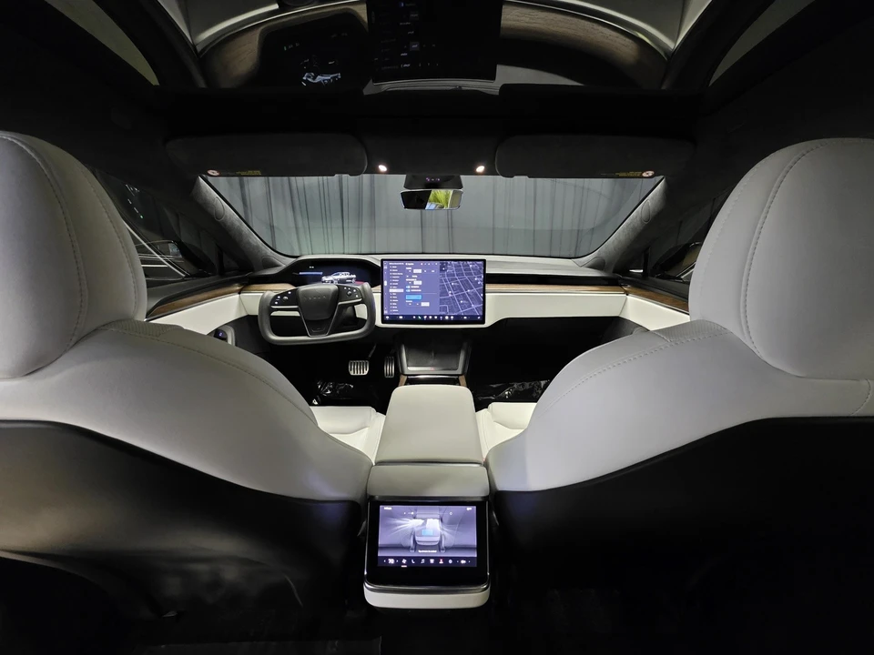 2022 Tesla Model S - Image 2 of 12