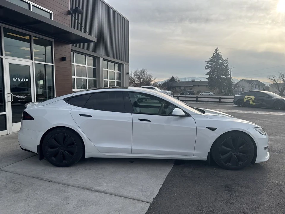 2022 Tesla Model S - Image 8 of 21