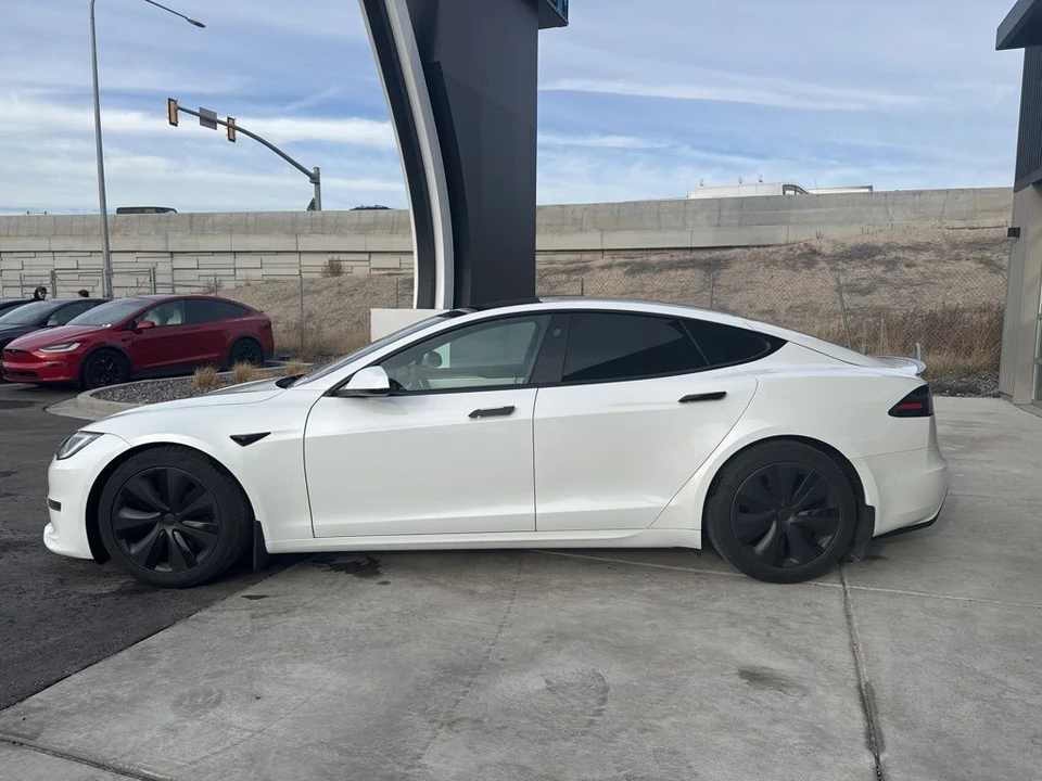 2022 Tesla Model S - Image 4 of 21