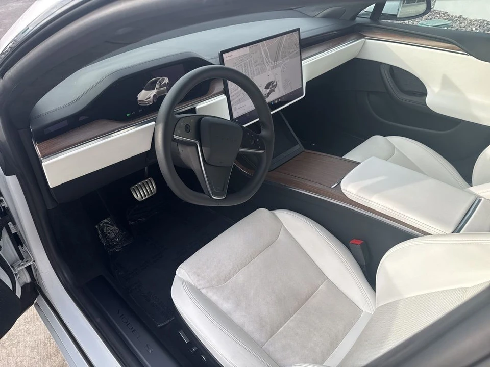 2022 Tesla Model S - Image 11 of 21