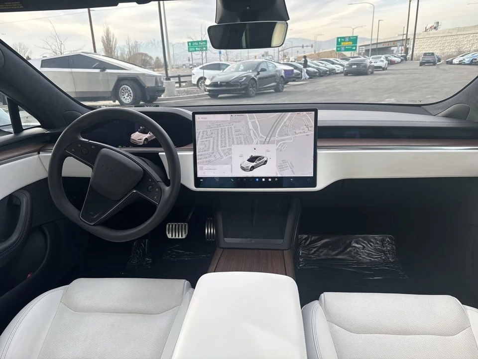 2022 Tesla Model S - Image 20 of 21