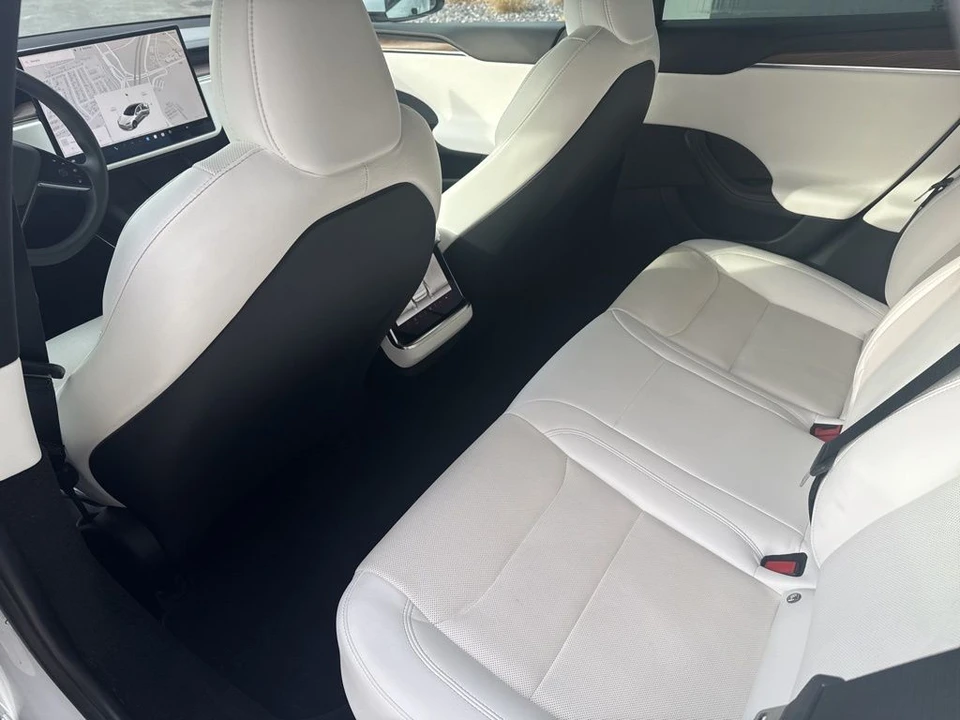 2022 Tesla Model S - Image 14 of 21