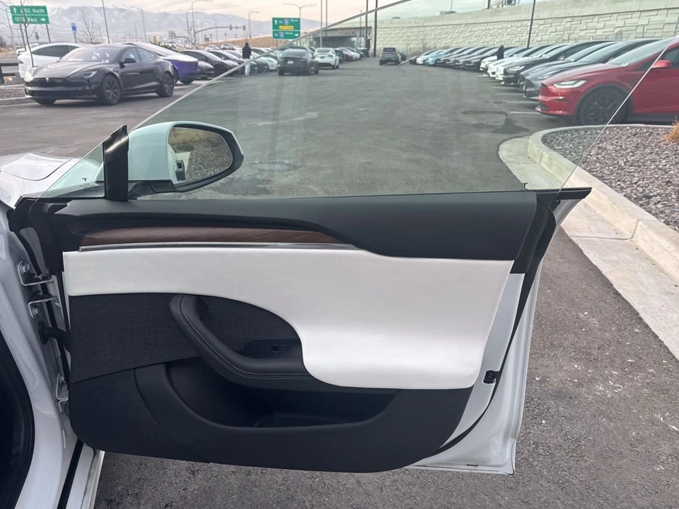 2022 Tesla Model S - Image 21 of 21